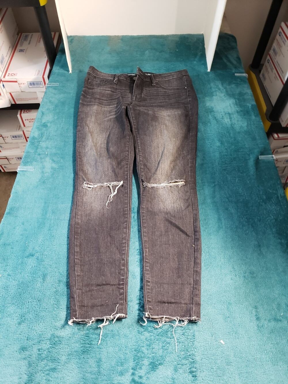 Mossimo Jeans Size 6 Women Black Stretch Fray Hem Pants Ladies Mid Rise Jegging
